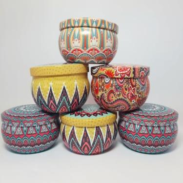 Imagem de Vela Aromática em Lata Estampada, Pavio de Algodão, Cera de Coco, 130g (Cereja e Avelã)