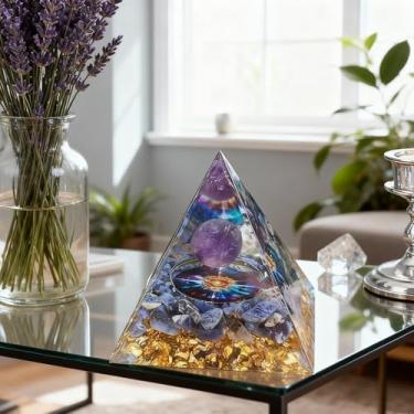 Imagem de Ornamento feito à mão de arte de resina de pirâmide de pedra de cristal para exibição de decoração de interiores de carro em casa,