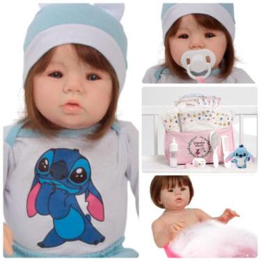 Imagem de Bebê Reborn com Cabelo Fio a Fio e Acessórios Stitch - Cegonha Reborn 