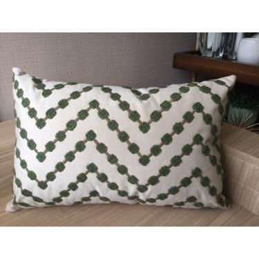 Imagem de Almofadas veludo Bege c/ aplique + bordado fino Verde 35 x 52 cm