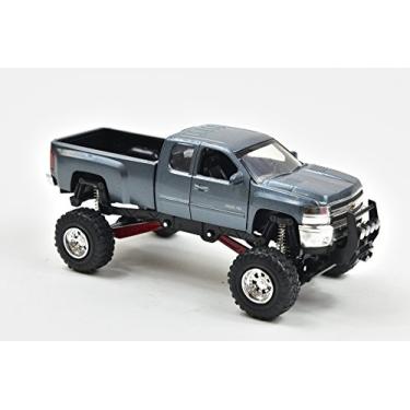 Imagem de New Ray Silverado 2500 Hd Die Cast Chevrolet with Suspension 1/32° 54526 Blue, male