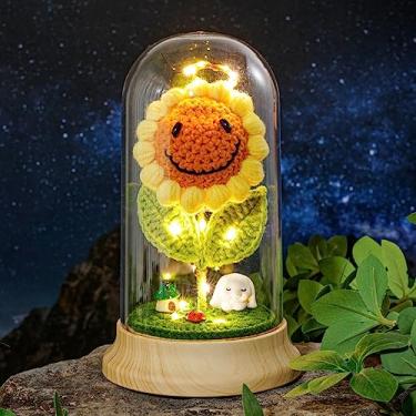 Imagem de Levvohd Presentes eternos de girassol para mulheres, com cúpula de vidro de LED, decorações de mesa de flores artificiais de crochê, para a mãe dela, Dia das Mães, aniversário, Natal, Dia dos