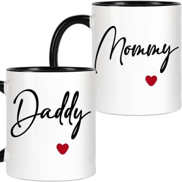 Imagem de ZingSurp Conjunto de canecas de cerâmica Mommy Daddy de 325 ml para novos pais, chá de bebê, dia dos namorados, dia das mães, presente de dia dos pais para aniversário de casais