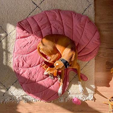 Imagem de Tapete de cama de cachorro 127 x 114 cm Camas de cachorro ao ar livre para cães grandes e médios, berço para animais de estimação, cama lavável para animais de estimação, cobertor macio e resistente camas de cachorro extravagantes, qualidade e durável (Pink)