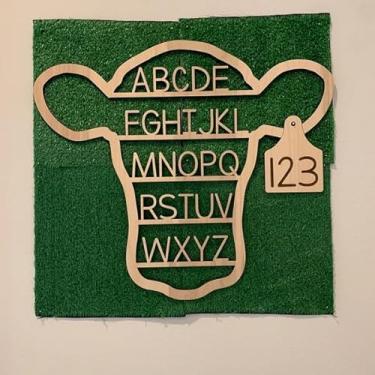 Imagem de E-ASUM Placa de alfabeto de madeira Western COW • Decoração de berçário de fazenda • Decoração de parede ABC 3D para sala de jogos • Tema de fazenda • Decoração de quarto infantil • Decoração de