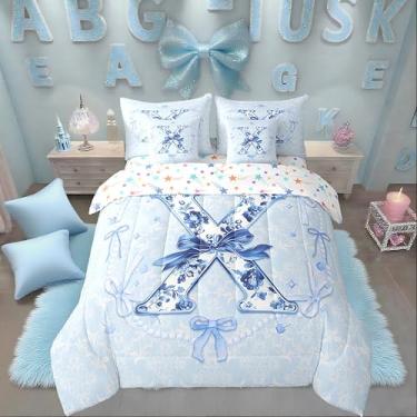 Imagem de Erosebridal Jogo de cama casal com laço de coquete para meninas adolescentes fantasia azul com laço inicial em uma bolsa, conjunto de edredom com lençol com design floral chique, colcha de laço e flor