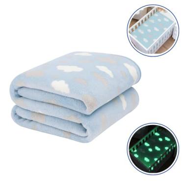 Imagem de Cobertor Infantil Bebê Antialérgico Macio Brilha no Escuro Fleece 110x100cm Embalagem Plástica (Nuvem Azul)