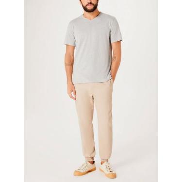 Imagem de Camiseta Manga Curta Hering 022B Masculina Decote V World Algodão T. P