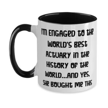 Imagem de Caneca de dois tons de 325 ml, I'm Engaged to the World's Best Actuary in the History of the, Presentes especiais para presentes de Dia dos Namorados