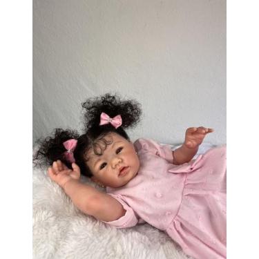 Imagem de Linda bebê reborn menina do cabelo afro com vestido e laço - Mundo Azu