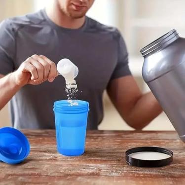 Imagem de Coqueteleira portátil de proteína em azul – Copo fitness à prova de vazamento de 400 ml para atletas e sessões de treino