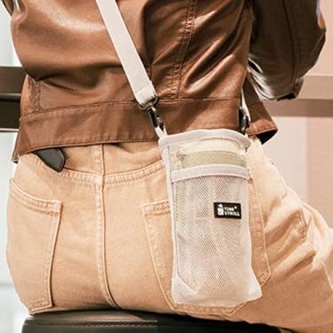 Imagem de Suporte leve para garrafa de água com alça de ombro – fácil de limpar, com um bolso e feito especialmente para caminhadas e caminhadas.
