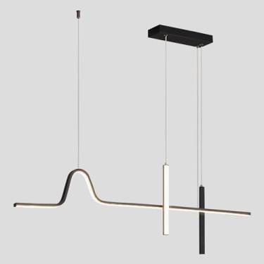Imagem de Luminária pendente linear moderna preta com LED dimerizável, estilo lustre, ideal para sala de jantar estilo fazenda, com ajuste de altura e iluminação ajustável para ilha de cozinha.