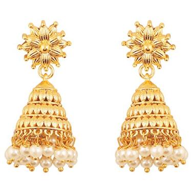 Imagem de Touchstone indiano Bollywood Bahubali Fame étnico Royal charm designer joia lustre brincos pendurar com pérolas falsas em ouro para mulheres em tom dourado. Pérola