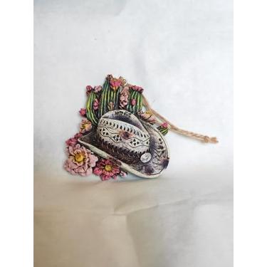 Imagem de Eagrafts Chapéu de cowboy branco com pingente de pingente de resina de flor e cacto, ornamento para pendurar ou festivo, faroeste