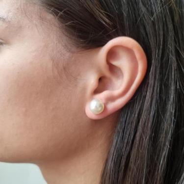 Imagem de Brinco Bolinha Pérola G delicada  - Holy