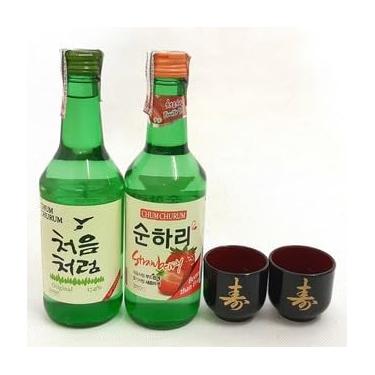 Imagem de 02 Bebida Alcoólica Soju Coreano Original e com Sabor Morango/Pêssego/Uva/Toranja/Yogurt/Ameixa/Blueberry + 02 Copo Guinomi (Copo Ideograma (Kotobuki), Morango)