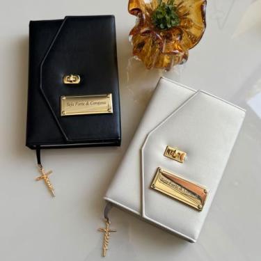 Imagem de Bíblia Carteira Forte e Corajosa couro Black Nvi - CENTRAL