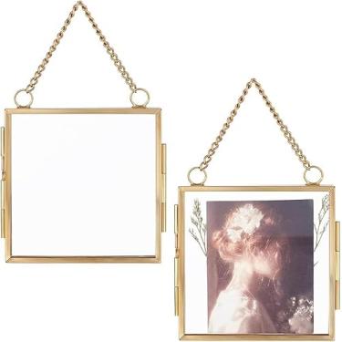 Imagem de OLYCRAFT 2 porta-retratos para pendurar na parede, 2,9 x 2,9 polegadas, moldura de vidro duplo com corrente, moldura dobrável quadrada de liga metálica, faça você mesmo, molduras vintage para exibição