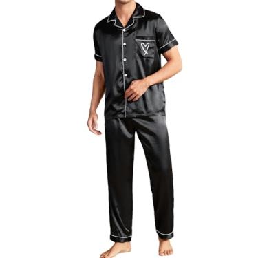 Imagem de WDIRARA Conjunto de pijama masculino de 2 peças com estampa gráfica com bolso e botões frontais, conjunto de pijama de cetim e calça, Preto, Small