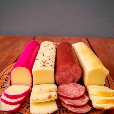 Imagem de Kit Lombo + 3 Queijos Canastra (Provolone, Muçarela, Temperado) 550g