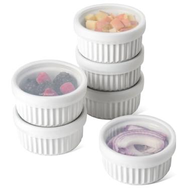 Imagem de LE TAUCI Ramequins com tampas de silicone, pratos de suflê de cerâmica de 236 ml, tigelas de ramekin para creme brûlée, sobremesa, molhos, forno e micro-ondas, conjunto de 6, branco