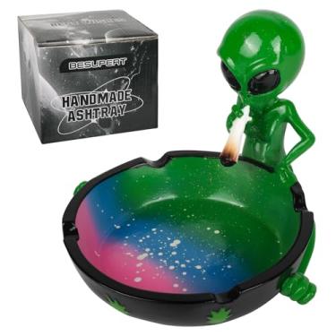 Imagem de Cinzeiro, bonito bandeja de cinzeiro de resina pintada à mão para cigarros e charutos, indispensável fantasia engraçada decoração de casa presente de Natal para fumantes, ornamento de mesa para uso em