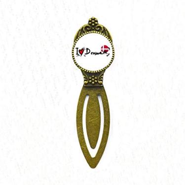 Imagem de Marcador de página com a frase "I Love Denmark" com a palavra Love Heart Illustration