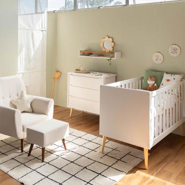 Imagem de Kit Quarto Theo com Pés Retrô Natural - Berço + Cômoda 3 Gavetas + Poltrona de Amamentação Lola com Puff