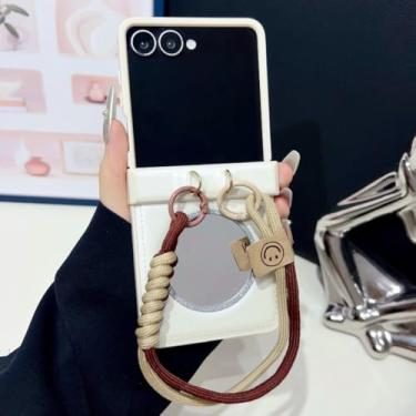 Imagem de Capa de couro espelhado de luxo para Samsung Galaxy Z Flip 3 4 5 6 7 5g Zflip7 Fe Flip6 com cordão e proteção para dobradiça (para Galaxy Z Flip4/Branco)