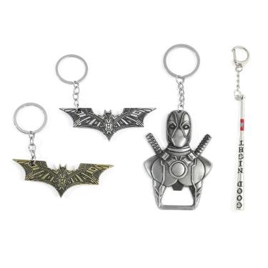 Imagem de Chaveiro de liga metálica estilo vintage Batman e Deadpool