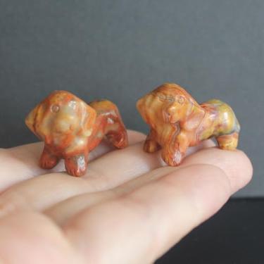 Imagem de HLbshi Estatueta de dachshund de cristal esculpida à mão mini pedra preciosa cachorro filhote animal estátua desktop escultura ornamento escritório decoração de casa presente (ágata louca renda)