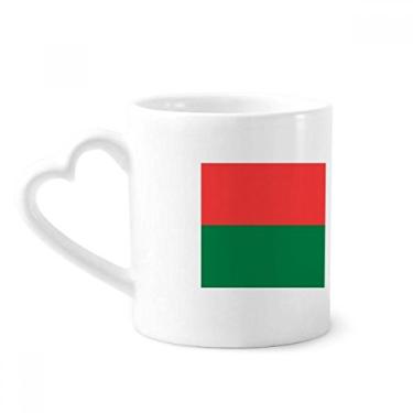 Imagem de Caneca com bandeira nacional de Madagascar com o país da África café cerâmica copo de coração de vidro