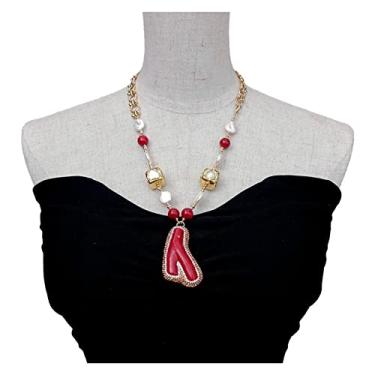 Imagem de Colar gargantilha de concha branca cultivada em água doce com pérola branca e pingente de ramo de coral vermelho