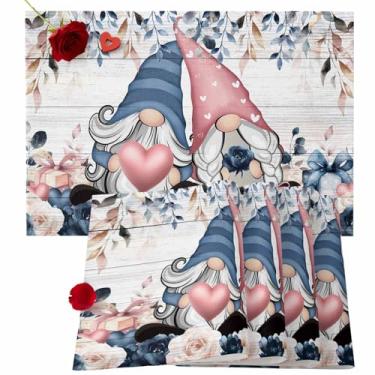 Imagem de Jogo americano de dia dos namorados, jogo americano de coração de gnomo para decoração de mesa de jantar, tapetes de linho de algodão, rosa azul e rosa, folhas de eucalipto, tapetes de mesa de madeira