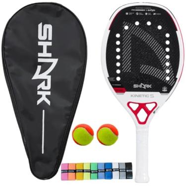 Imagem de KIT RAQUETE DE BEACH TENNIS SHARK KINETIC S RED + PROKENNEX (TENIS ELBOW) REDUZ DORES NOS BRAÇOS + 02 BOLAS DE BT + 01 OVERGRIP COMPLETA PARA O SEU JOGO