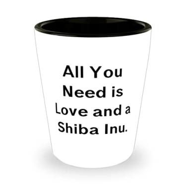 Imagem de Presente motivacional para cães Shiba Inu, All You Need is Love and a Shiba Inu, copo de tiro de Natal para cães Shiba Inu