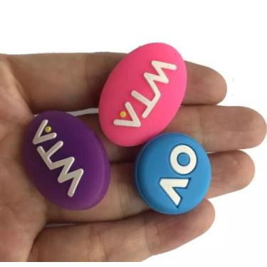 Imagem de Kit com 3 Antivibradores para Raquete de Tênis: WTA ROSA + WTA ROXO + 