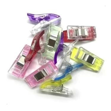 Imagem de Kit 100 Mini Prendedores Newz 2,6cm x 1cm para Tecido e Artesanato | Grampo Plástico Resistente Colorido para Costura, Patchwork, Scrapbook e Organização