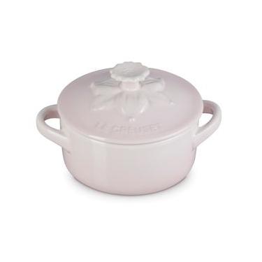 Imagem de MINI COCOTTE LE CREUSET JARDIN 250ML 10CM EM CERAMICA COM RELEVO SHELL PINK 80043257770003