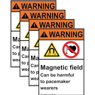 Imagem de ComplianceSigns. Com Adesivo de etiqueta ANSI, campo magnético de aviso vertical pode ser prejudicial aos usuários de marcapasso, 12,7 x 8,9 cm, pacote com 4 unidades de vinil para instalações médicas