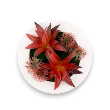 Imagem de Arranjos de flores artificiais com vegetação decorativa – flores falsas realistas para decoração de casa, escritório, casamentos e presentes – com opções de cor e moldura (Guzmania vermelha, círculo