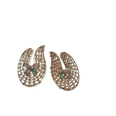 Imagem de Brinco Feminino em V com Cristais e Mini Zircônias, Banho de Ouro 18k, Design Moderno