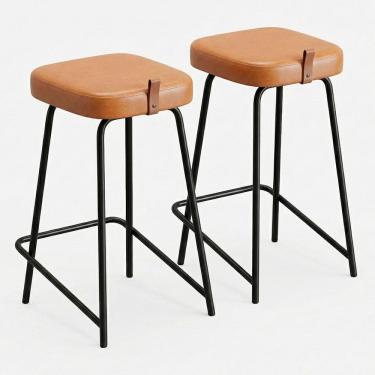Imagem de Kit 02 Banquetas Médias Para Cozinha Vik Estofada Couríssimo Whisky - Desk Design