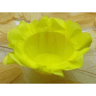 Imagem de Forminha para Doces Floral em Seda Amarelo Claro - 40 unidades - Decor