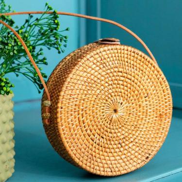 Imagem de Bolsa Redonda De Palha Rattan Alça De Couro Importada Bali