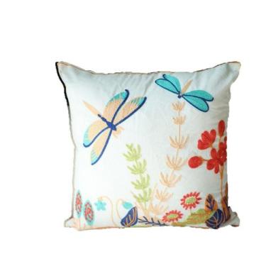 Imagem de Capa de travesseiro bordada com design floral de borboletas e flores -