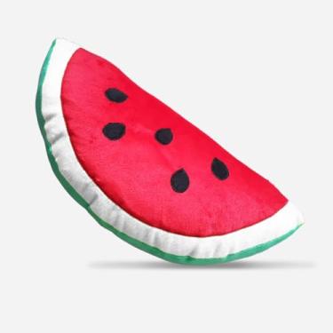 Imagem de Almofada Decorativa em Forma de Melancia 3D, Pelúcia Vermelha com Detalhes em Verde e Branco, 26 x 23 x 35 cm