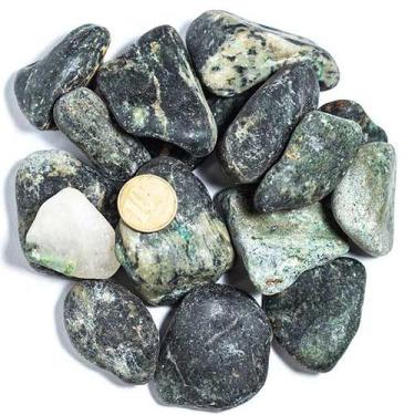 Imagem de Malaquita Rolada Natural 1kg - Pedras de 20 a 35mm Tipo B - Atacado