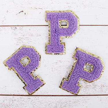 Imagem de Pacote com 3 adesivos de chenille ferro sobre purpurina, letra "P" - Tecido de chenille lavanda com acabamento dourado - Costurar ou passar - 5,5 cm de altura